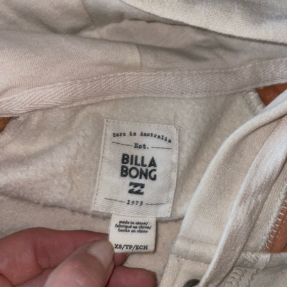 BILLABONG - Picture 3 of 6